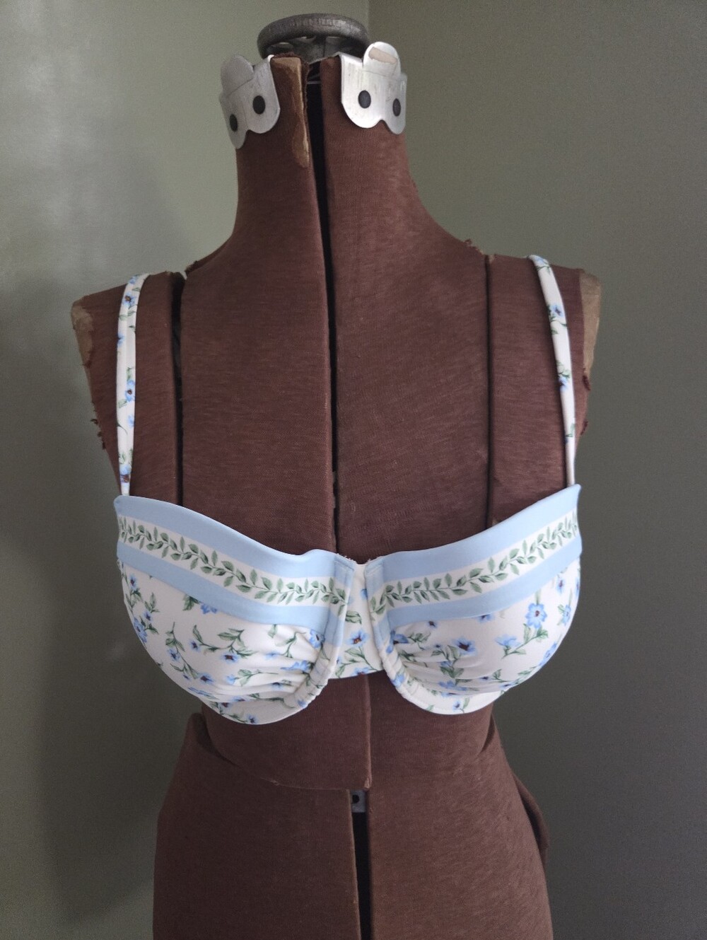Shade & Shore Womens 34C Blue Floral Swim Bikini Top